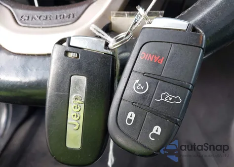 2015 Jeep Grand Cherokee Overland из США, поврежденный, VIN 1C4RJFCG7FC151327